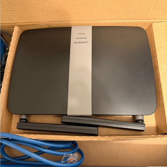 Linksys router AC 1200+ dual band smart WiFi gigabit router- NEW - Picture 9 of 11